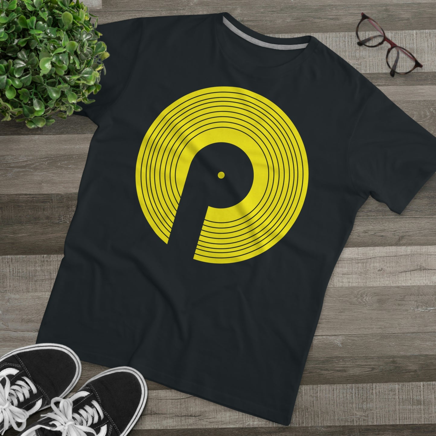 Polaris Men's Modern-fit Tee- Yellow Logo