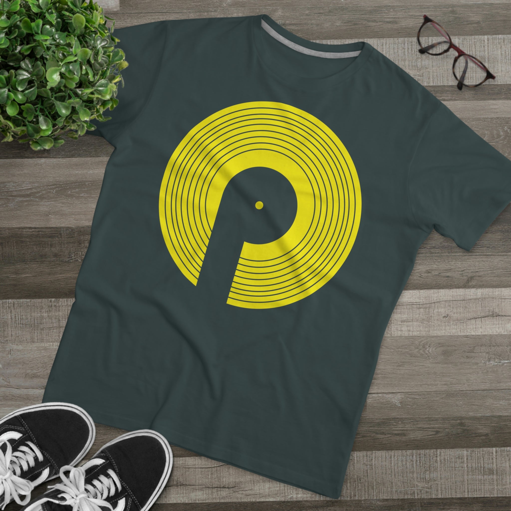 Polaris Men's Modern-fit Tee- Yellow Logo